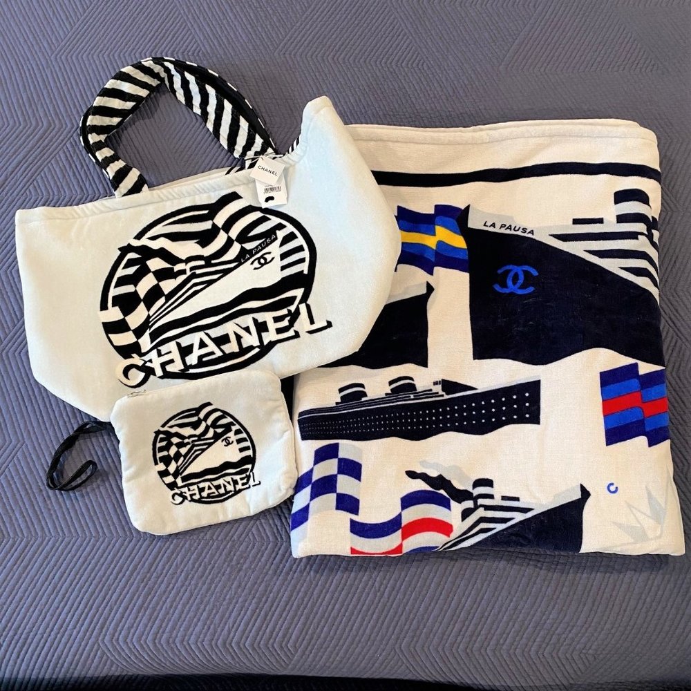 Chanel La Pausa Reversible Beach Tote With Matching Ultra Plush Beach Towel